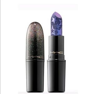 MAC kiss of stars lipstick in Asterisk